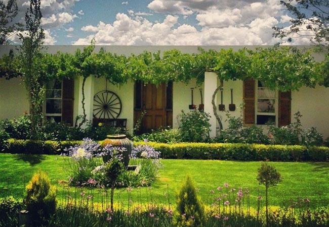 Cape Karoo Guesthouse Beaufort West Exterior photo